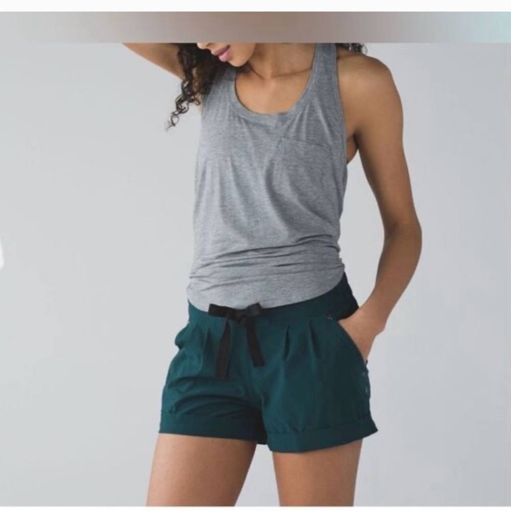 Lululemon Athletica Spring Break Away Shorts Relaxed Fit